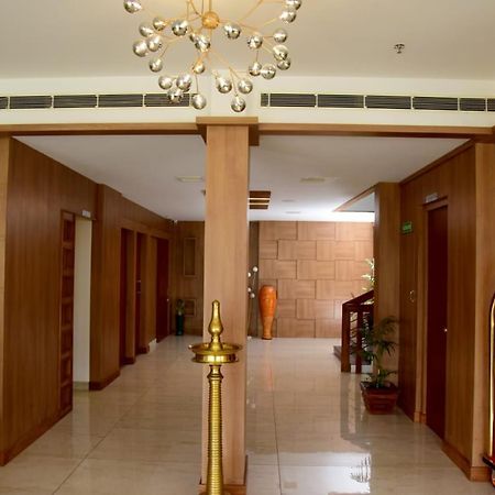 Hotel Emerald Palace Kottiyam Екстериор снимка