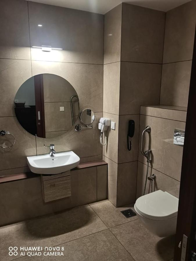 Hotel Emerald Palace Kottiyam Екстериор снимка